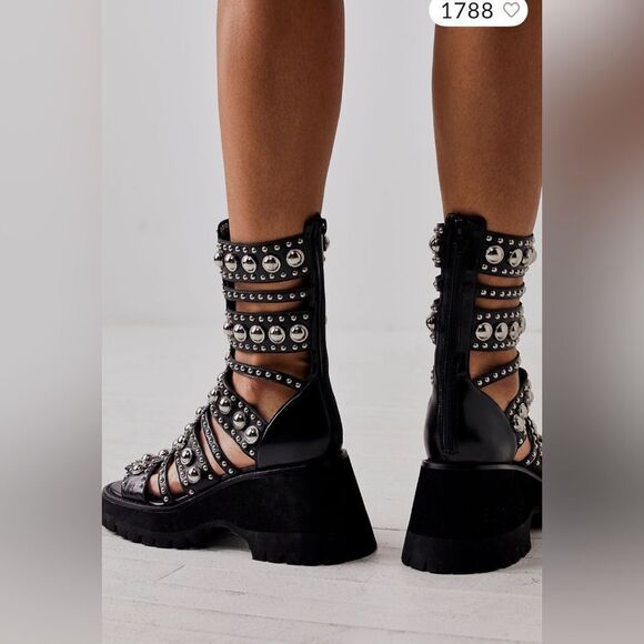 Jeffrey Campbell Black and Silver Gladiator Sandals/ size 8 - Picture 3 of 11